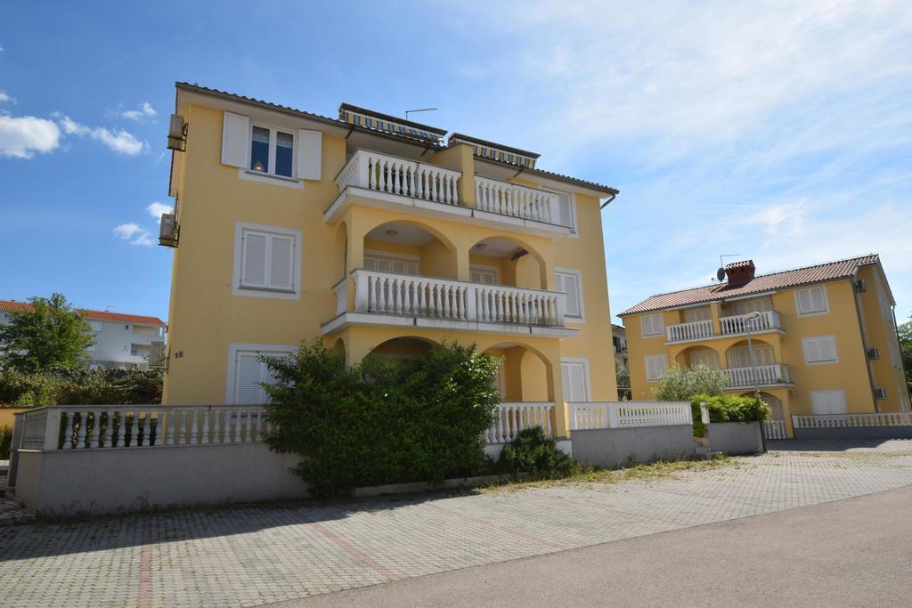 Apartman Moris Malinska Ngoại thất bức ảnh